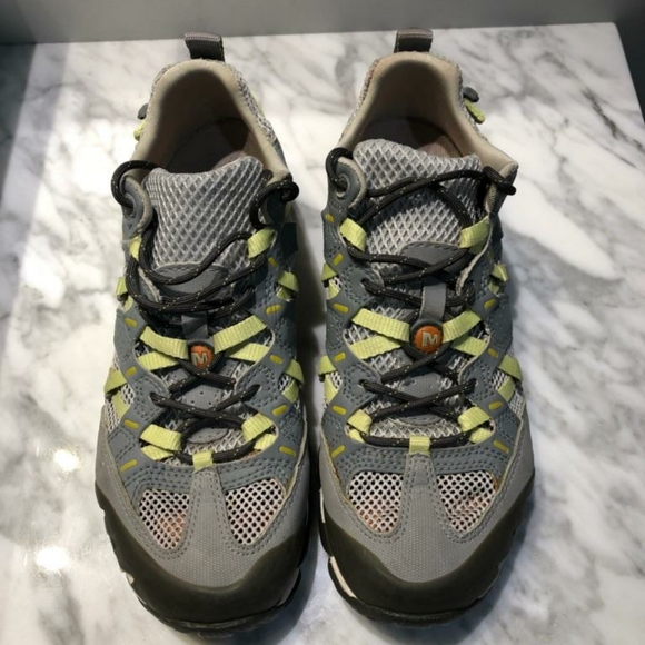 Shoes - Picture 1 of 4